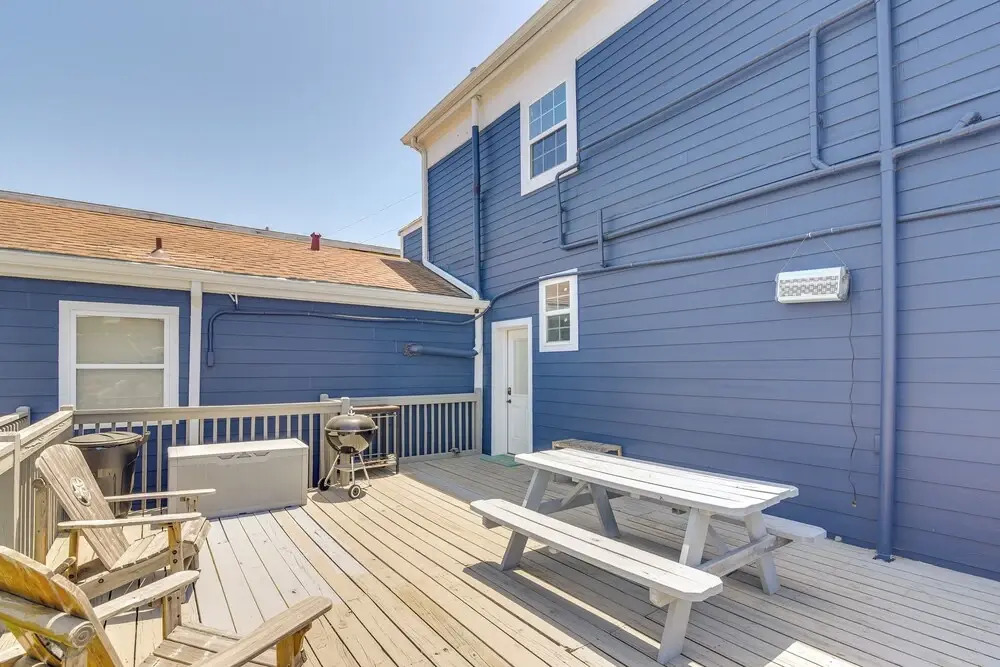 Walk to The Strand: Home in Historic Galveston