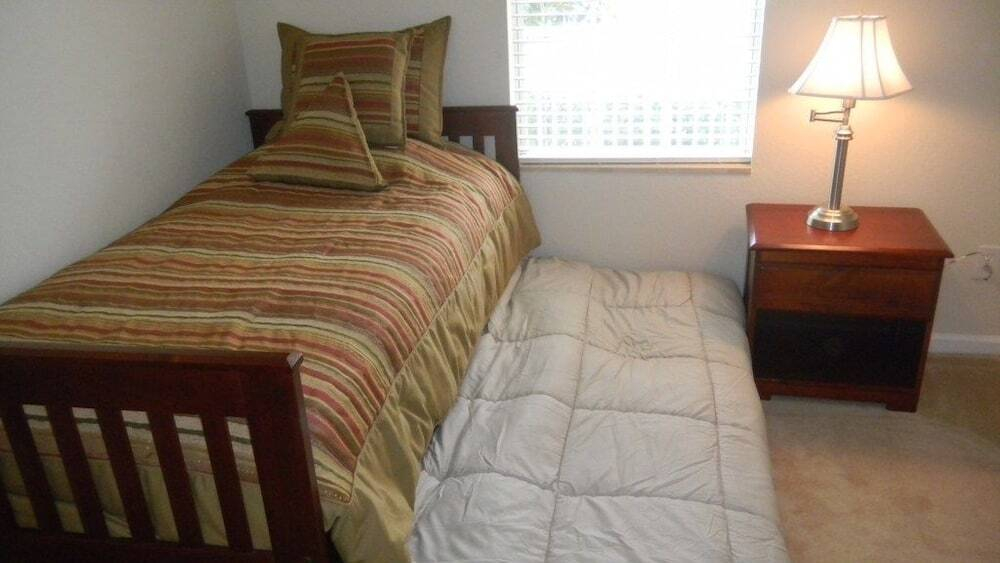 4 Br Trafalgar Village Sleeps 10 - Fld 3248