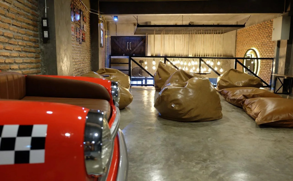 Sleepover Hostel Bangkok