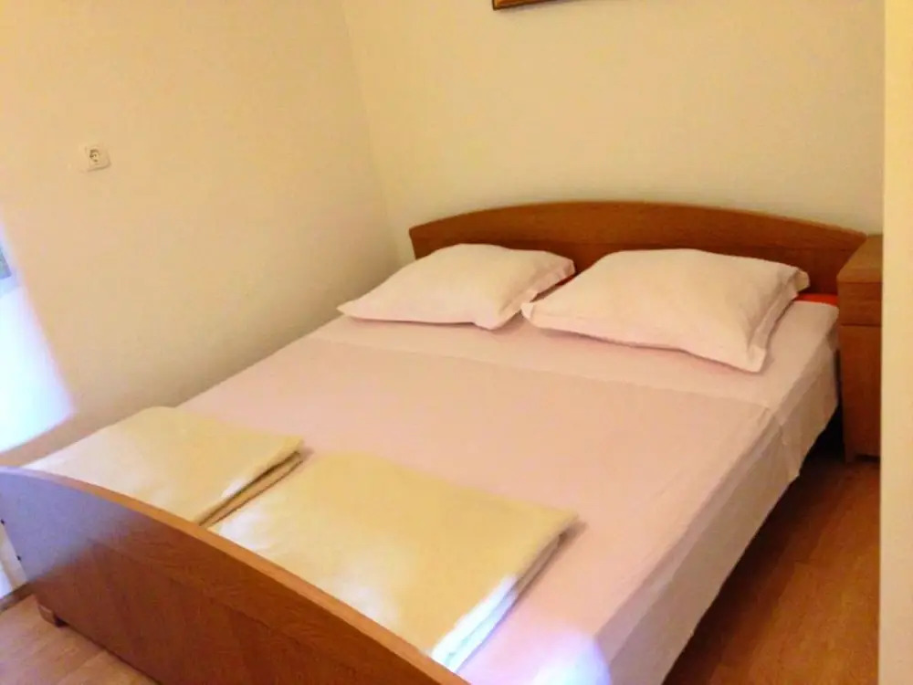 A3 - apt w. Patio, 3 min Walking From the Beach