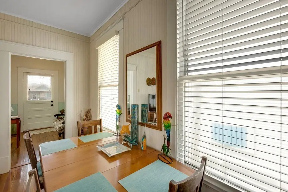 Lazy Days Cottage - Amazing Views And Great Location! 2 Bedroom Home by Redawning