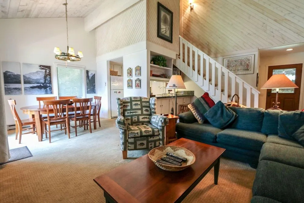 Snowcreek II 202 Remodeled, Light and Bright Condo with Washer Dryer by RedAwning