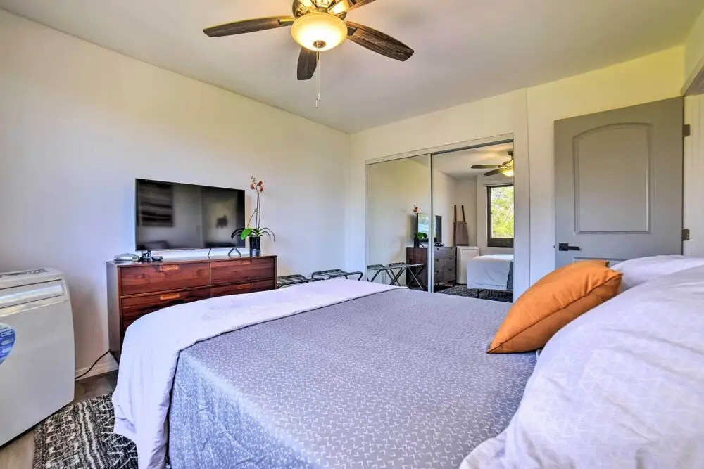 Modern & Cozy Condo Near Beaches w/ Coastal Views