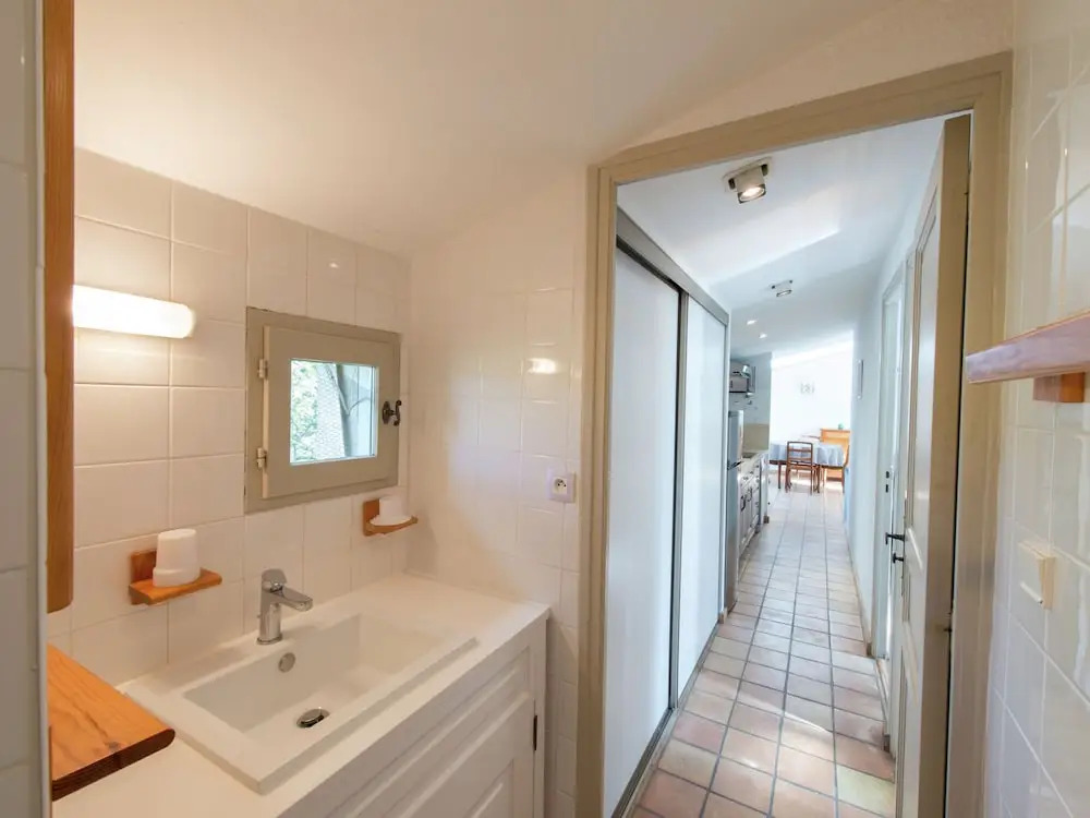 Lavish Apartment in Saint-clair With Balcony