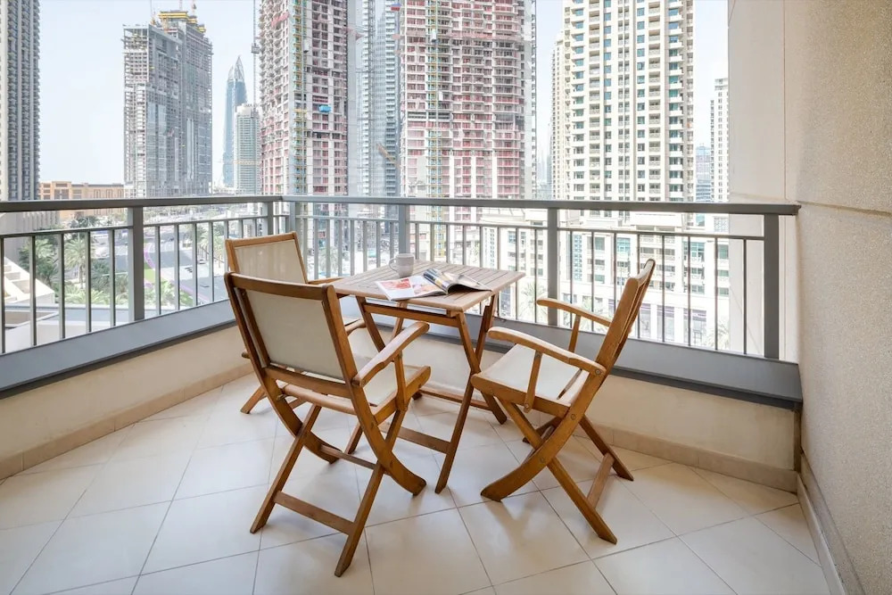 State Of The Art 2BR Apartment in Downtown Dubai