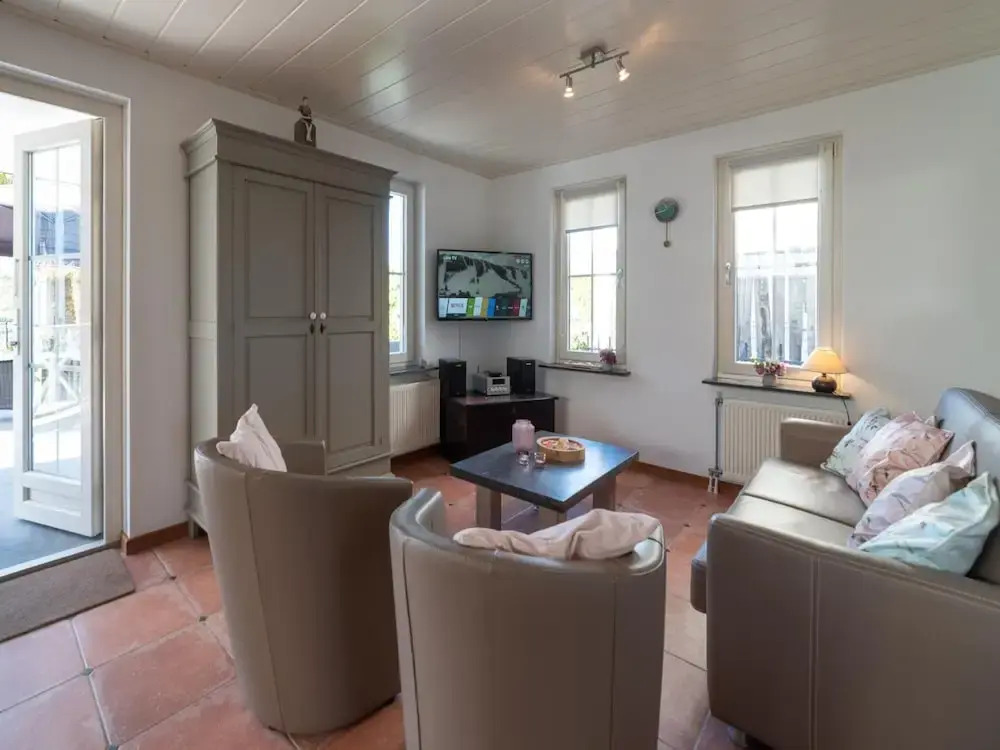 6-person House With a Beautiful Garden