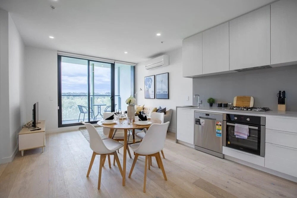 Designer 2 Bedroom Apartment In Parkville