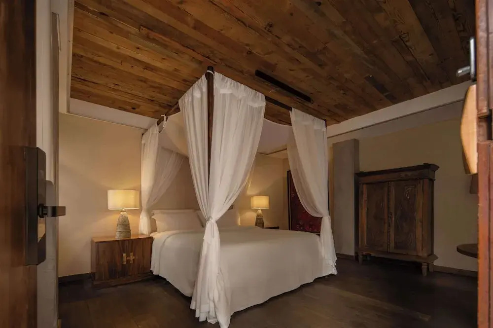 YueLore Retreat
