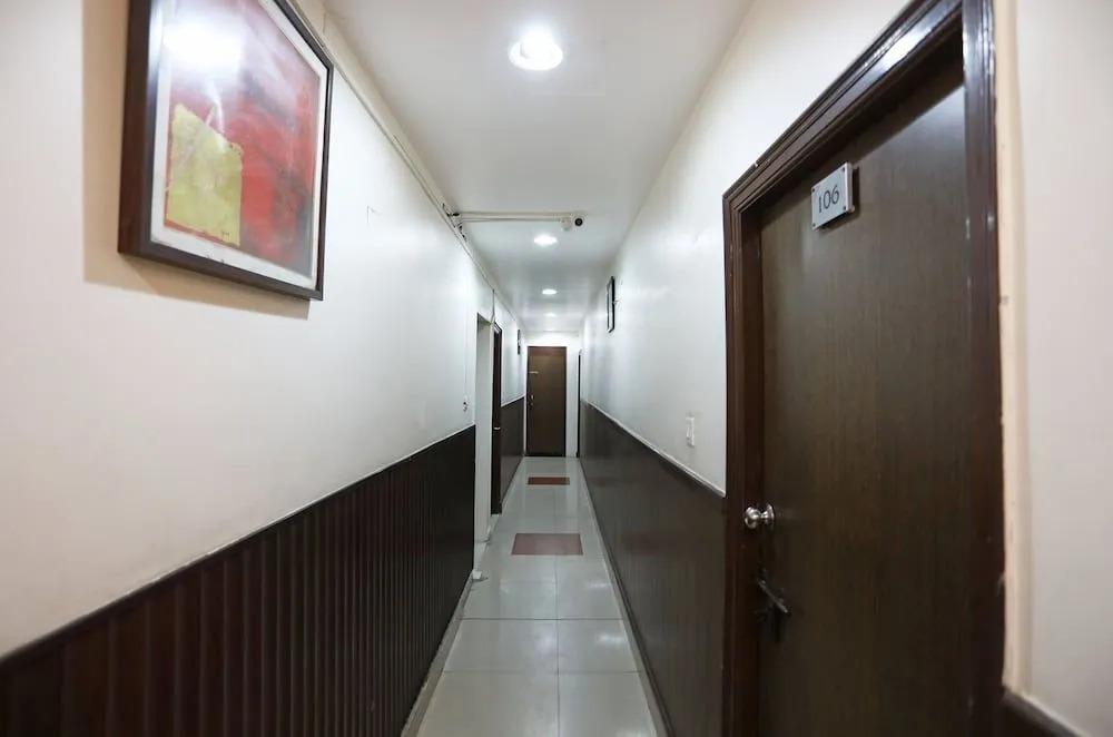 OYO 19824 Hotel Doon Palace