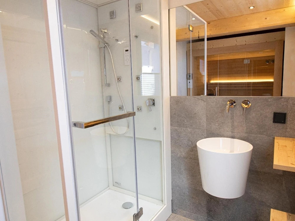 Spacious Apartment With Sauna