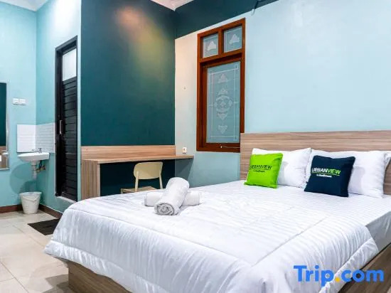 Urbanview Hotel Ultima Logam Bandung