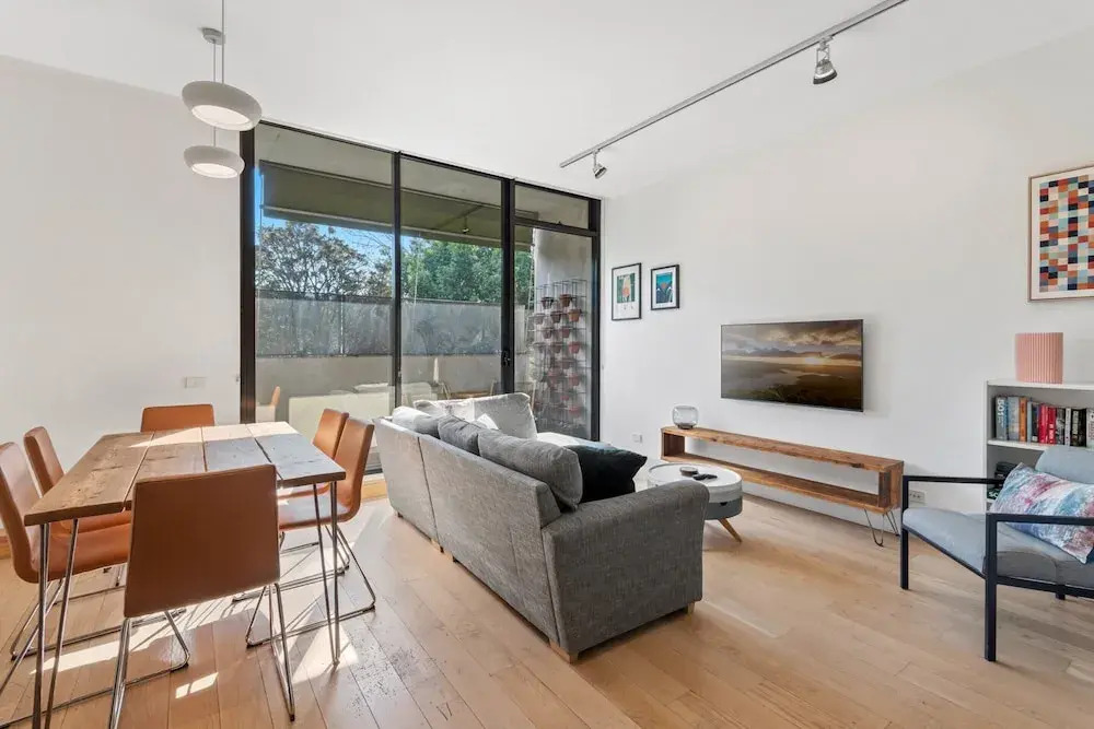 Chic 2-bed Apartment in Vibrant St Kilda