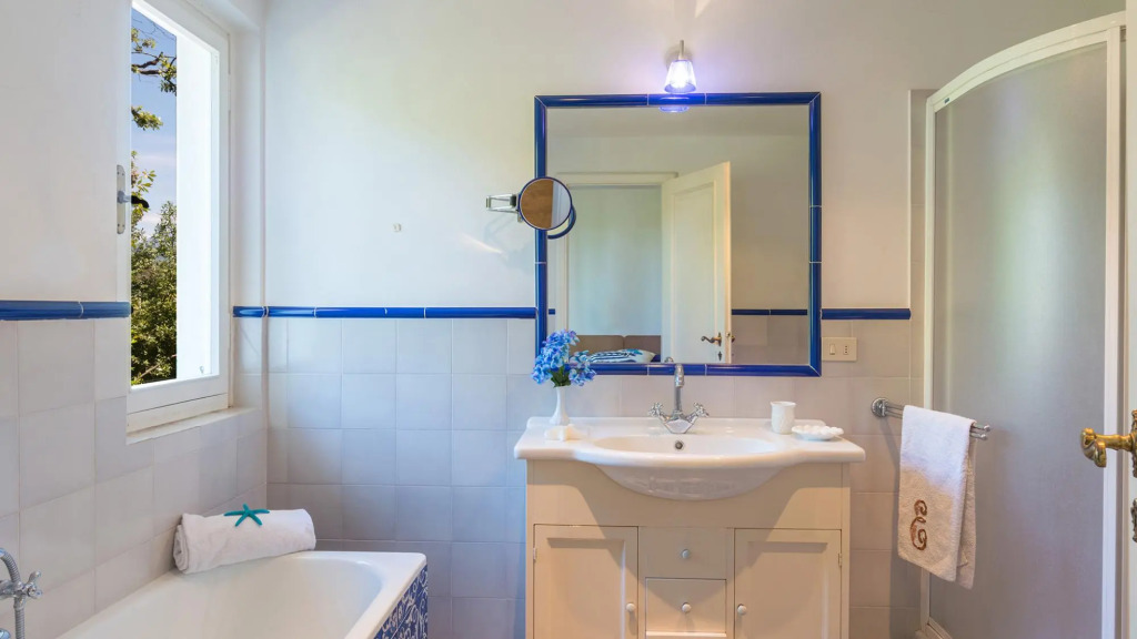 VILLA LA MERIDIANA 8&1, Emma Villas