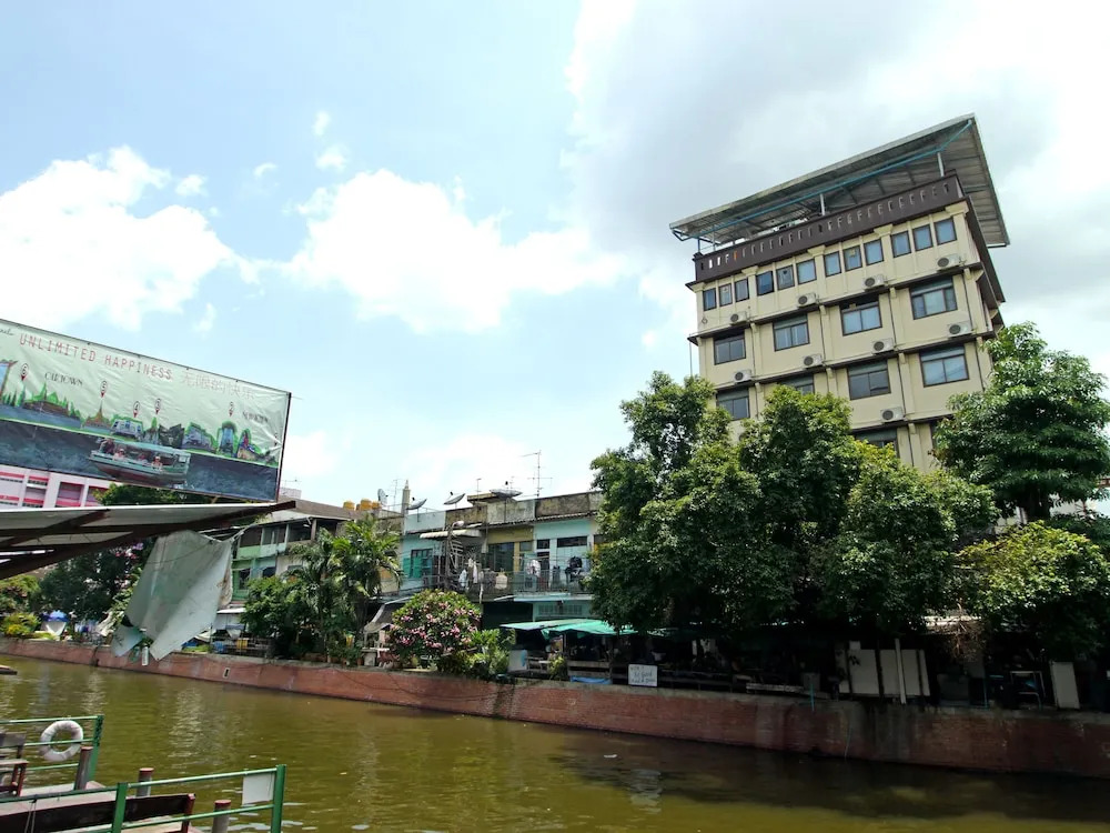 Mams House Khaosan