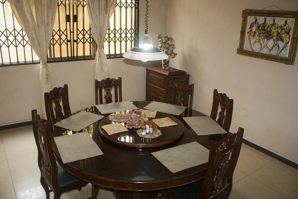 Elmeiz Place Guest House