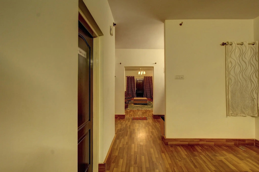 OYO 24935 Aiwan E Ashraf Suites