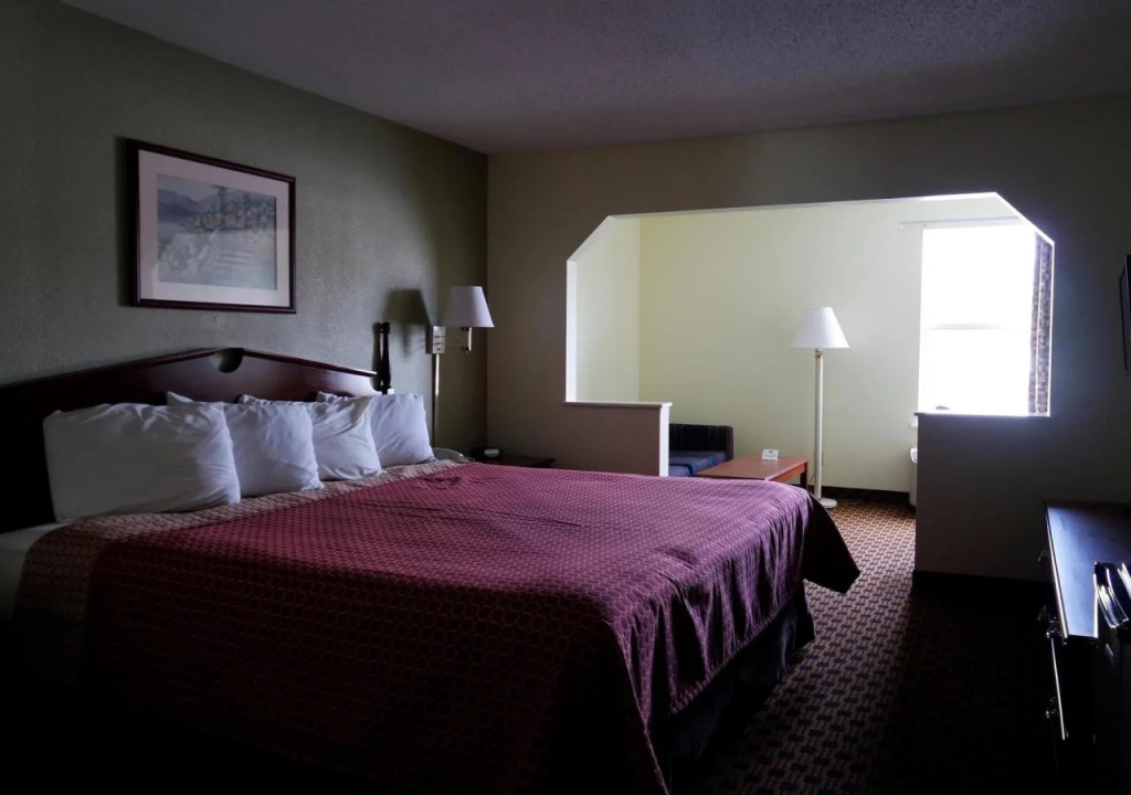Super 8 by Wyndham Chattanooga East - Hamilton Place