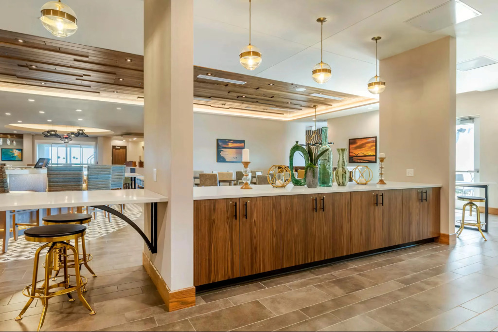 Holiday Inn Express Bettendorf - Davenport NE by IHG