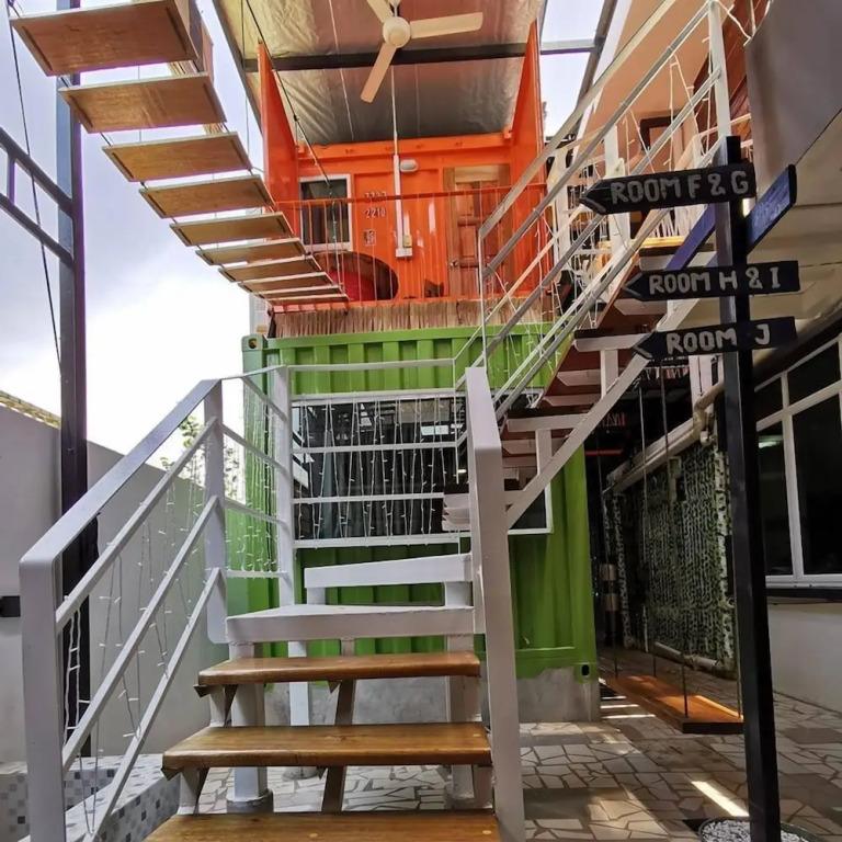 THE BOXS CONTAINER HOMESTAY