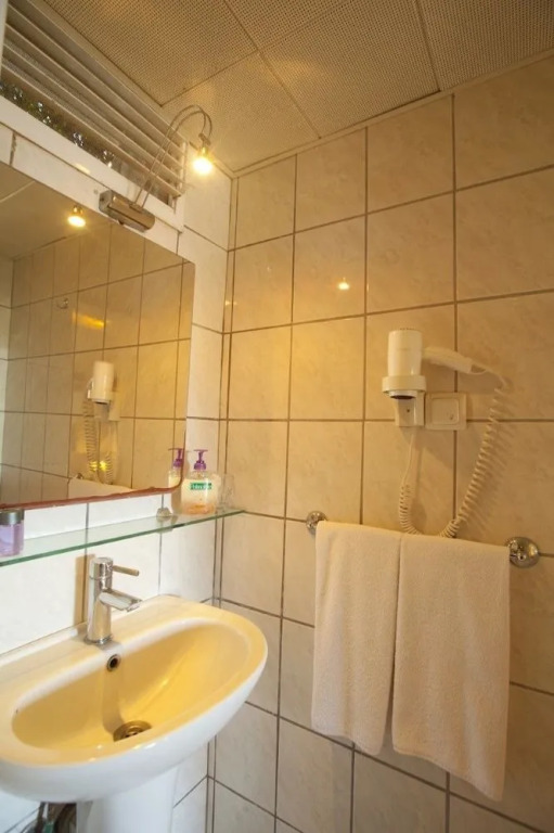 Sah Hotel