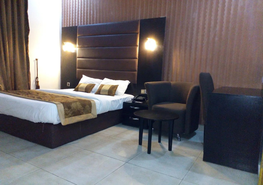 Bana Hotel & Suites