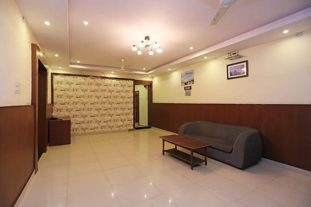 OYO 5586 Prakash Palace