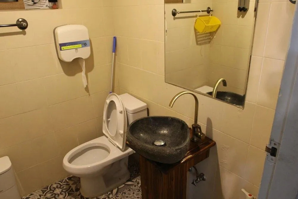 Dustin Guesthouse - Hostel