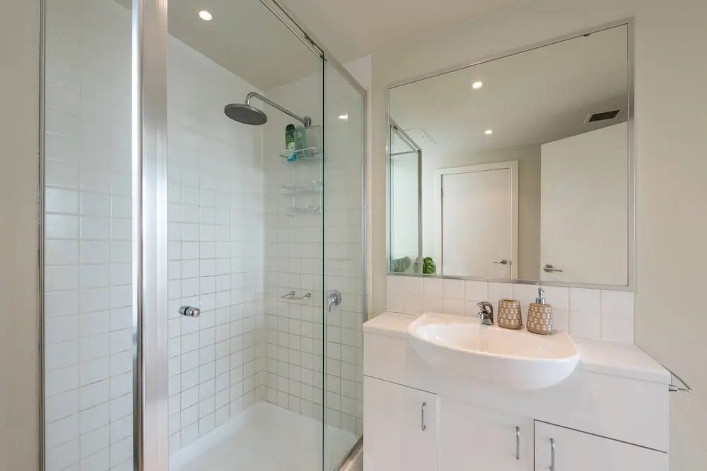 Beautiful 1-bed in St Kilda w/ Parking & Terrace