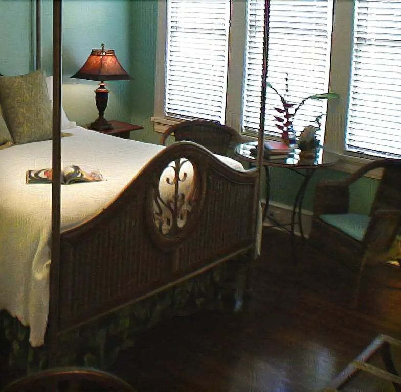 Palm Beach Hibiscus Bed & Breakfast