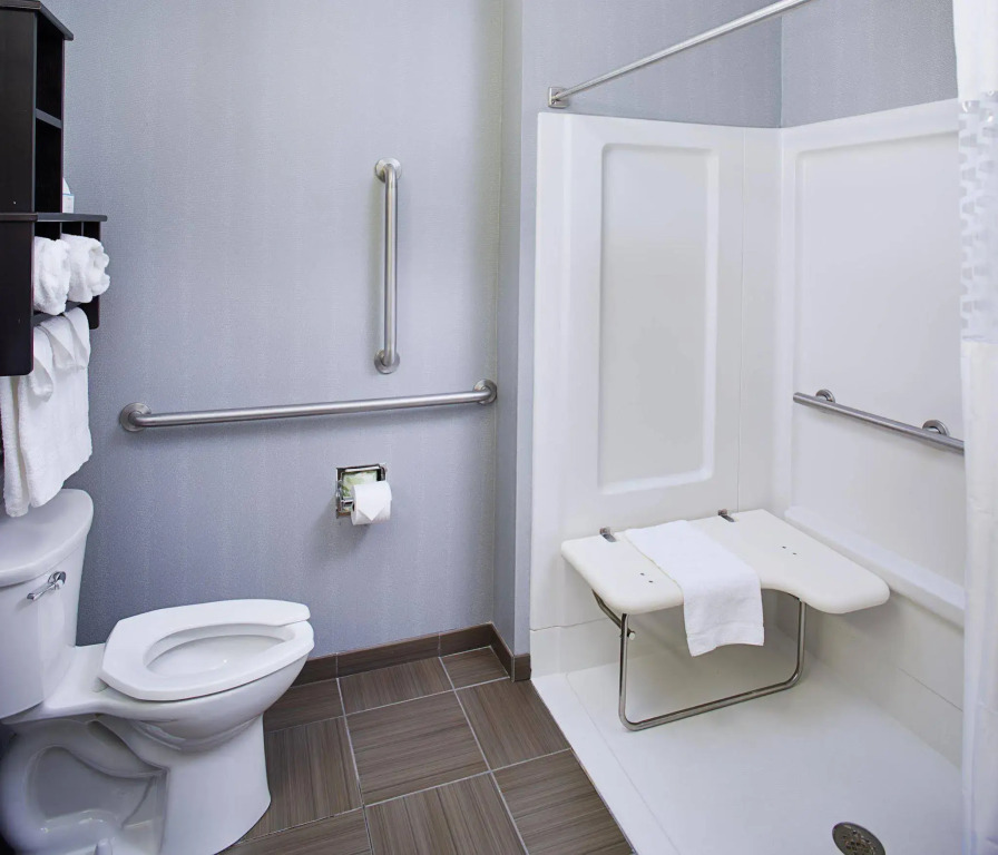 Hampton by Hilton Lansing West