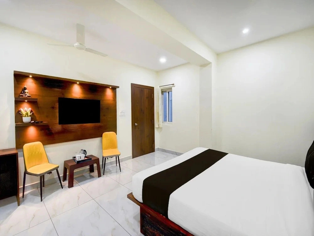 Hotel O Kakatiya Hills Shree Adithya Luxury