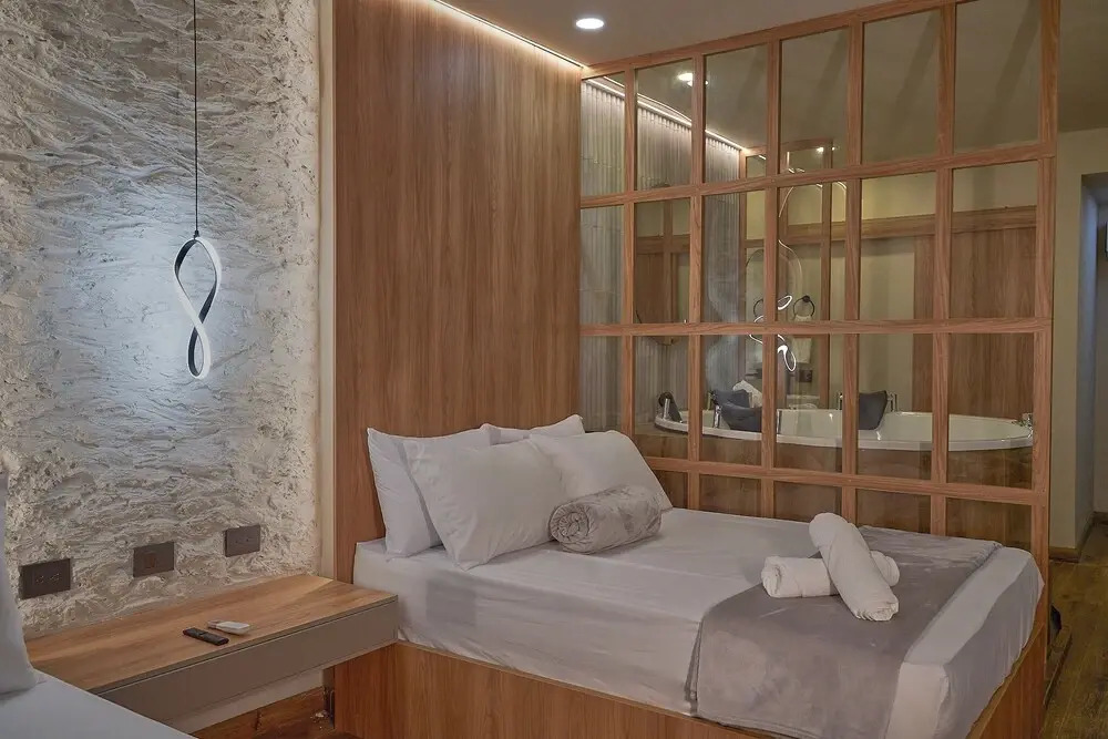 Hotel One Lleras