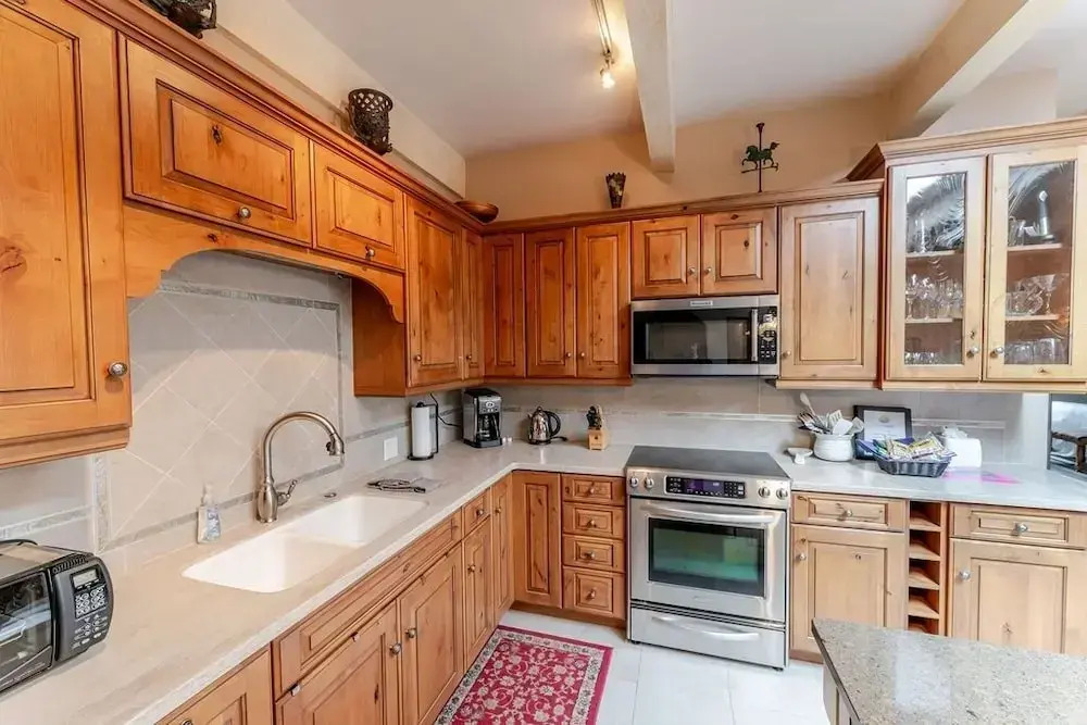 Aspen Downtown 2BR Ski Condo w/ Fireplace - CD 17