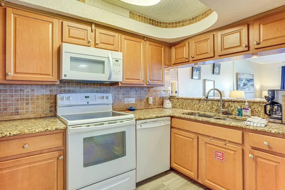 Oceanfront PCB Condo: Steps to Private Beach!