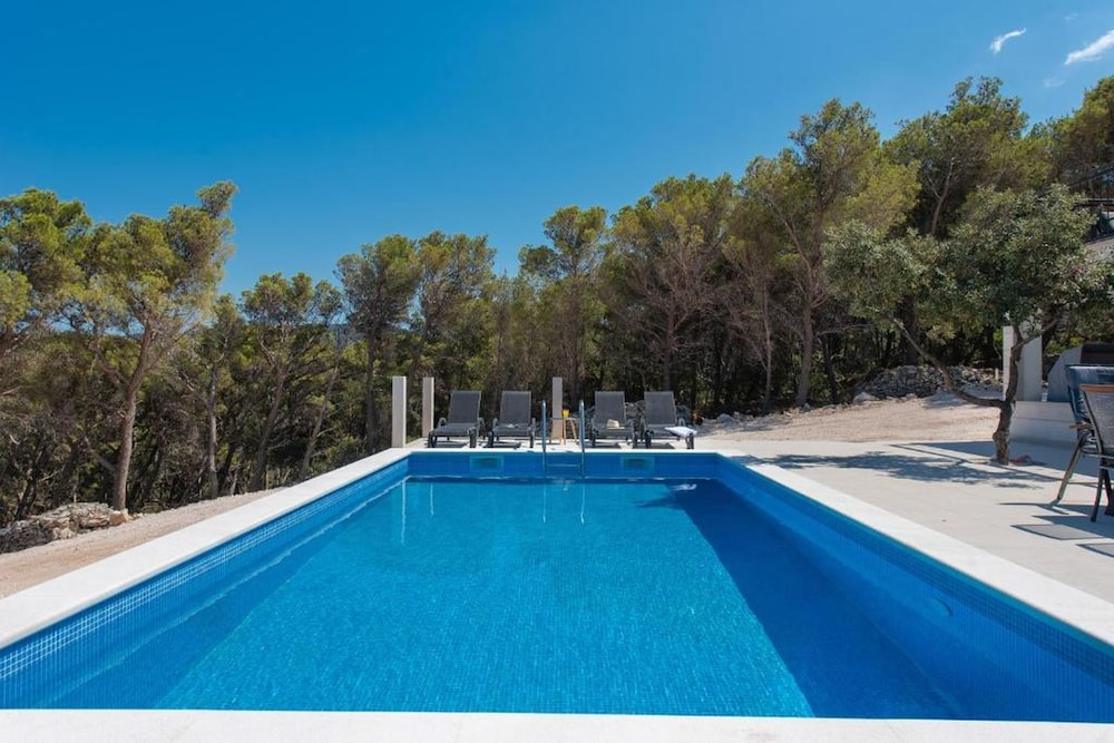 Villa Azure Bay