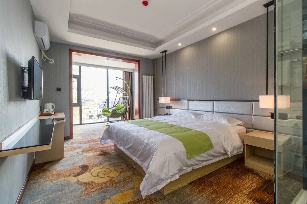 Ease Cloud Hotel