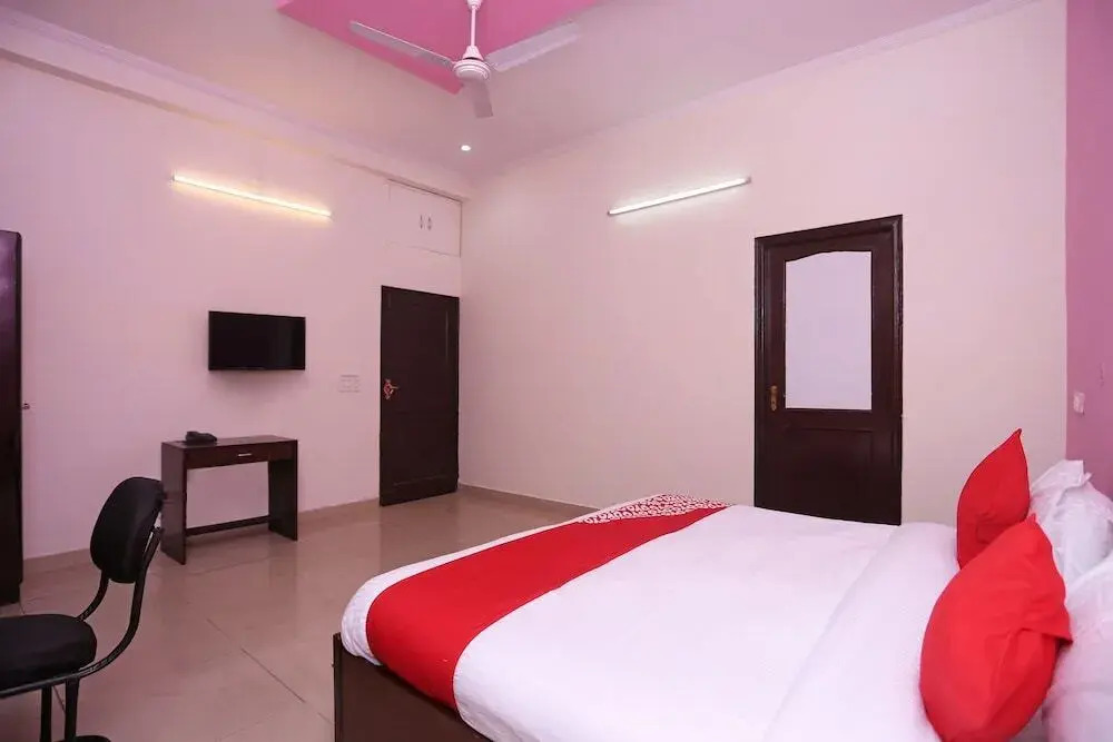 Homeystay Comfort By OYO Rooms