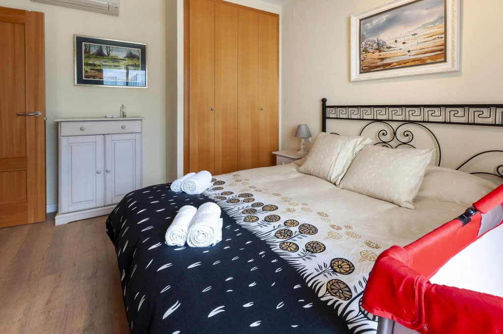 CORALINA - Apartment with shared pool in Playa de Gandia. Free WiFi