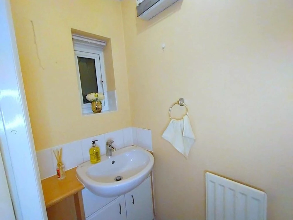 City Centre Home, Free Parking,wifi,netflix,tv