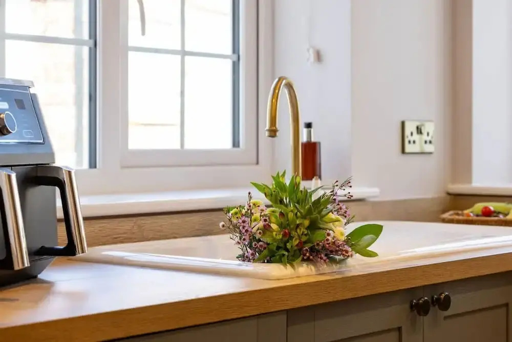 Castle View Cottage With Hot Tub and EV Charging
