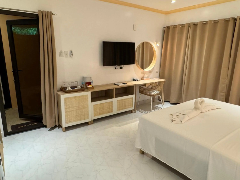 Alona Vida Beach Resort