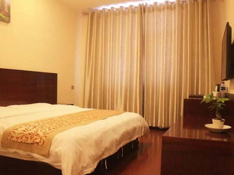 GreenTree Inn Shanxi Jinzhong JieXiu Railway Station Express Hotel