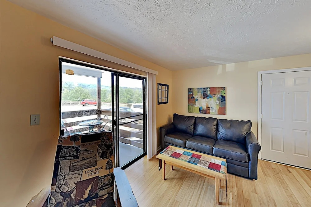 616tn103 1 Bedroom Condo