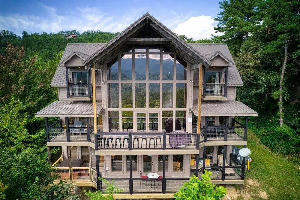 Cabin w Amazing Views Theater Firepit Hot Tub