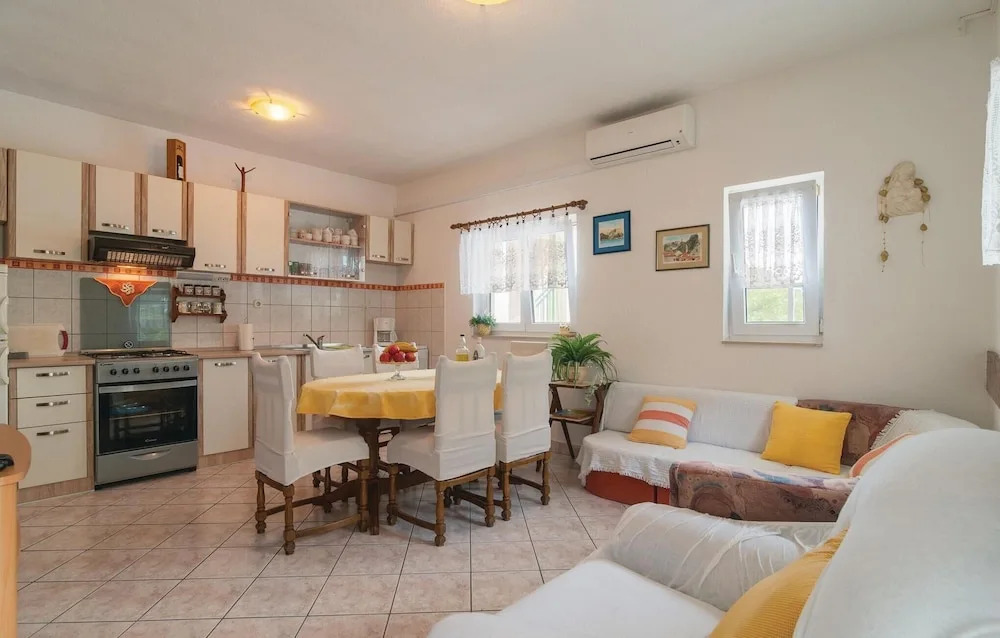 Awesome Home in Podaspilje With Wifi and 3 Bedrooms
