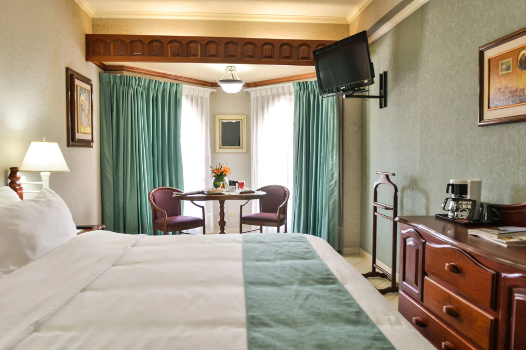 Hotel Plaza Del Libertador