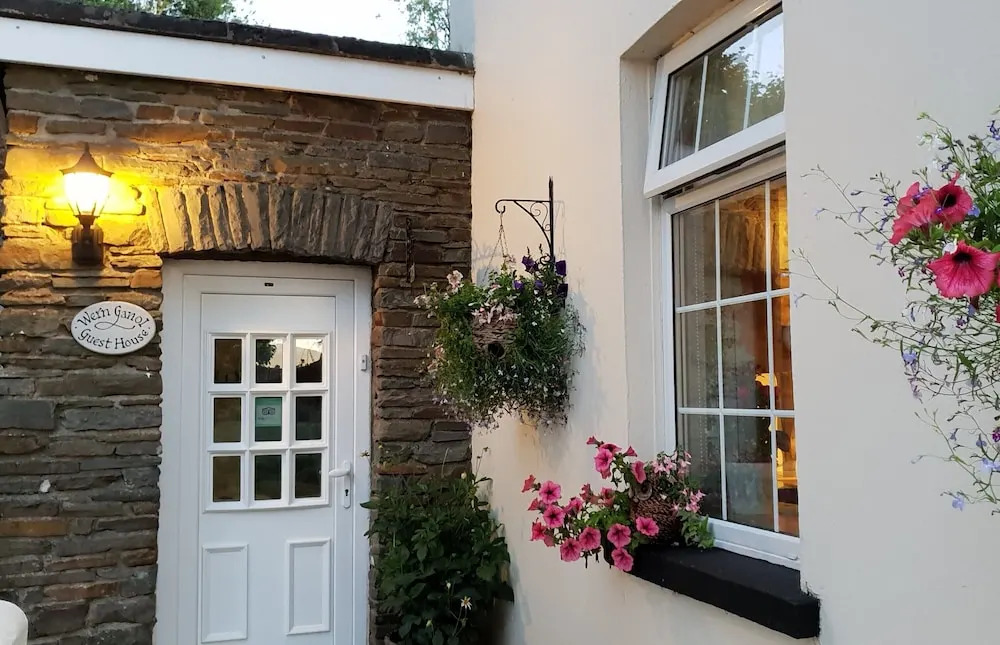 Wern Ganol Guest House