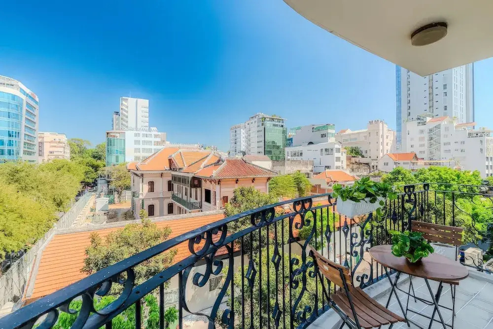 Emerald Pavillon Suites Saigon