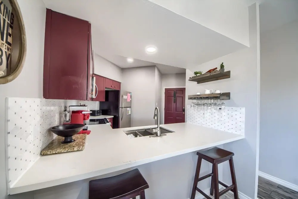 Wine & Dine IC 309 2 Bedroom Condo by RedAwning