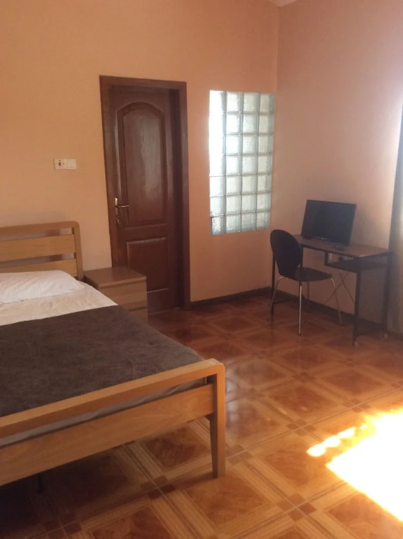 Room in Guest Room - Ghouse Room C Ideal For Friends Family And Corporate